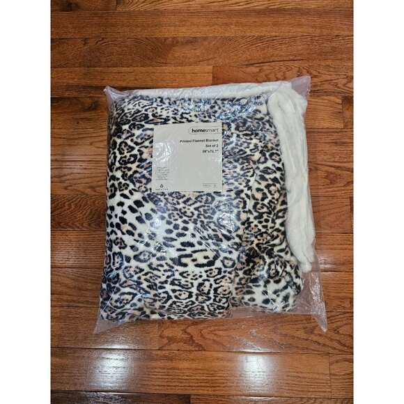 NWOT HOMESMART Printed Flannel Blankets Set of 2 59 X 78.7 Leopard Print/Cream - Picture 1 of 3